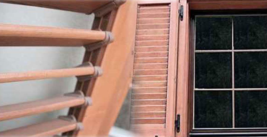 Venezianas com sistema de aletas móveis